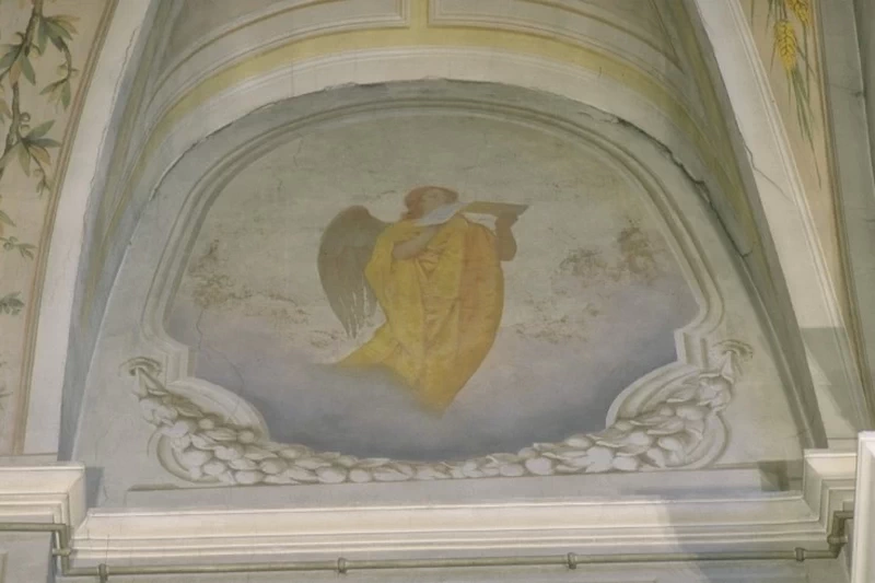 Pietro - Dipinto murale di angelo con veste gialla